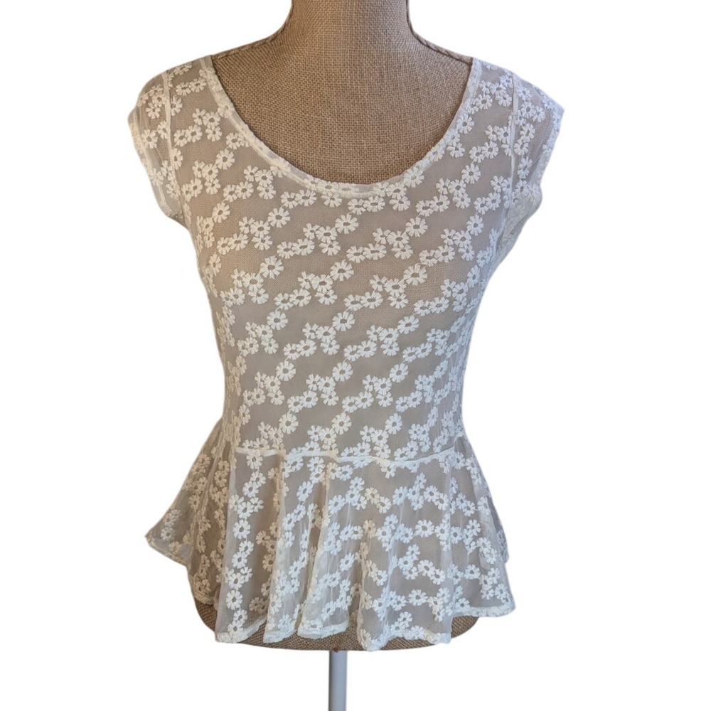 American Eagle Outfitters Y2K Lace Feminine Top Short Sleeve Coquette Ivory S